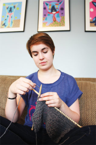 Knitting can help students with anxiety and depression, relieve stress
