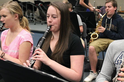 Sophomore Makela Kaopuiki plays the clarinet during band class. Director of bands Michael Pote said renovations will take place in the band room this summer. JASMINE LAM / PHOTO