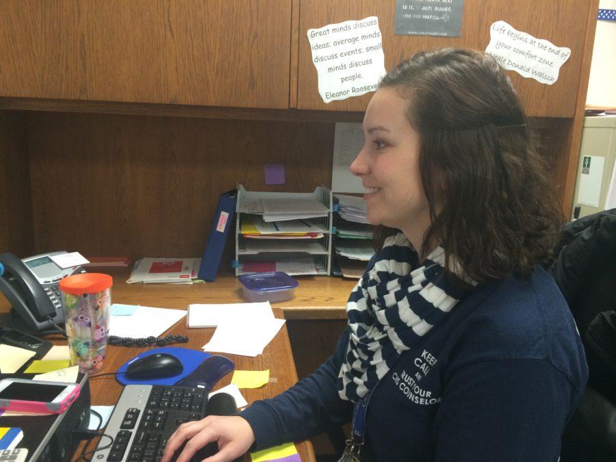 Counselor Emily Clark reviews the programming for Finding Your College Fit, a meeting that will take place during SRT for juniors to find out the best college for them. The meetings will take place on Jan. 30 and Feb. 13 and 24. NAOMI REIBOLD / PHOTO 