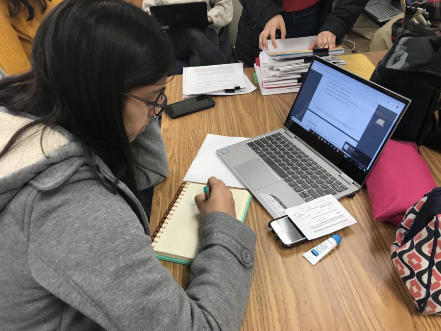 Sophomore Zoha Aziz takes a practice roleplay in SRT to prepare for the upcoming district-level competition on Jan. 12 at CHS. She said, For roleplays, practicing over and over again is the best way to prepare for competitions. 