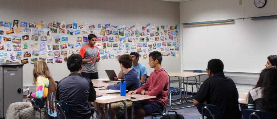 Members of Key Club’s board discuss plans for the future of the club at a meeting on the morning of Sept. 24. According to Key Club sponsor Diana Grimes, the Serve Carmel initiative will be a major focus this year. 
