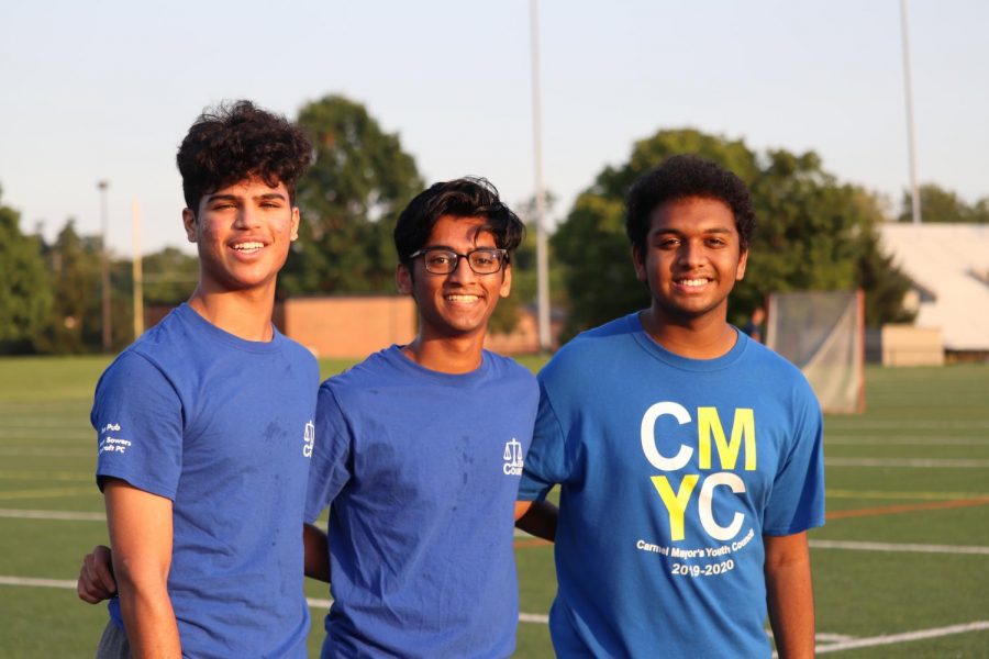 President and senior Manav Musunuru poses with some of the participants in the ultimate frisbee tournament. Musunuru said he hopes to get more participants in the upcoming spikeball tournament. 