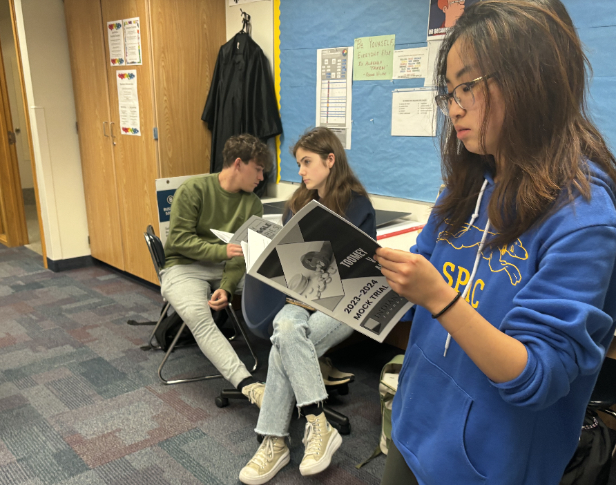 Mock Trial President Rebecca Lee reads the trial contents in club room F102. The meeting on Nov. 1 covered case roles and team collaboration.