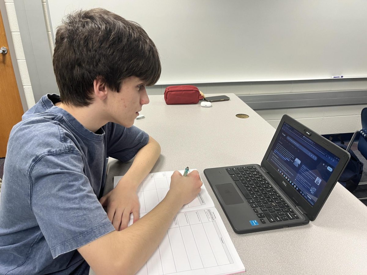 Junior Alexander Tichindelean studies during SSRT on March 23. According to Tichindelean, the College and Career Counseling department has been helpful.